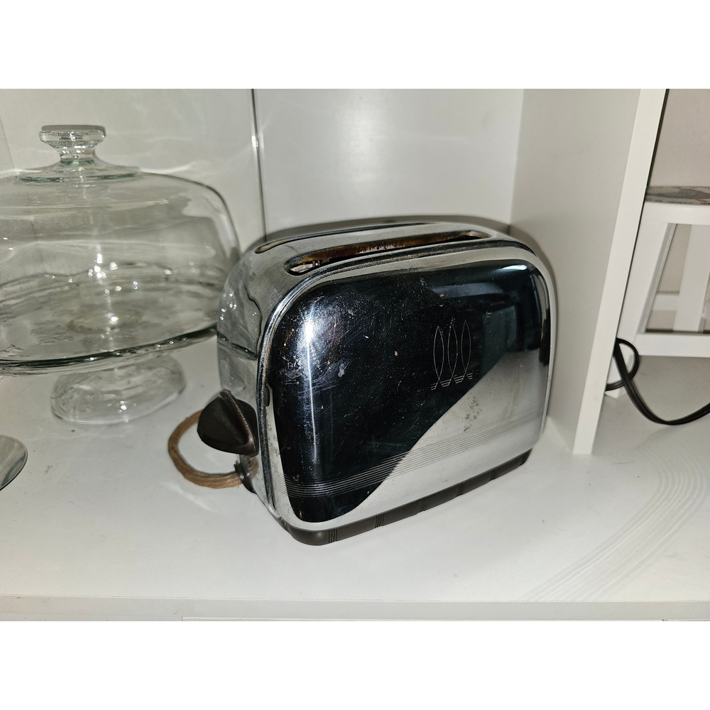 Bintage chrome Toastmaster 2 slice toaster 1B12 1940s tested works classic retro